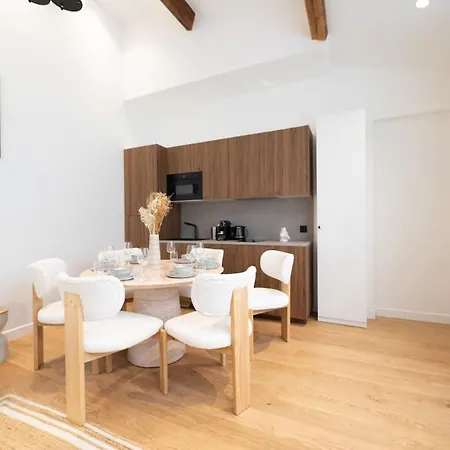 Chic Parisian Loft In Bastille Area شقة *