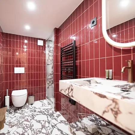 Chic Parisian Loft In Bastille Area