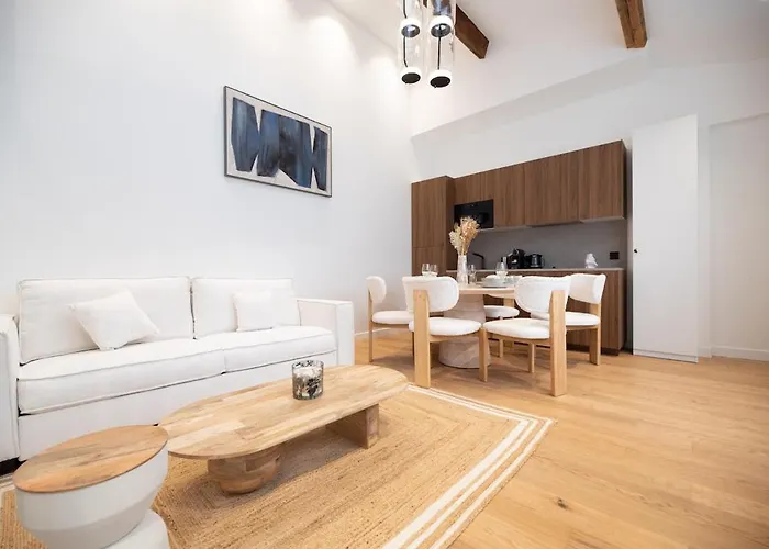 Chic Parisian Loft In Bastille Area *