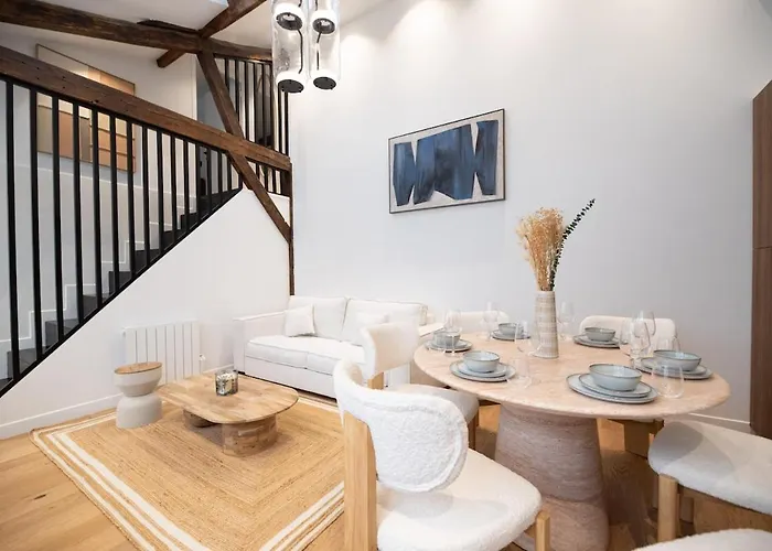 Chic Parisian Loft In Bastille Area